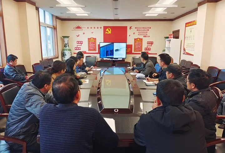 恩洪煤业党委组织寓目《国企硕鼠众生相》警示教育片