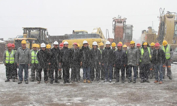 云煤（拉斯维加斯官网）集团党委副书记、总司理高建嵩到先锋煤业公司慰问一线生产职员