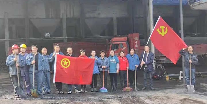 镇雄公司选煤厂党总支、后勤服务中心党支部团结开展植树节主题党日运动