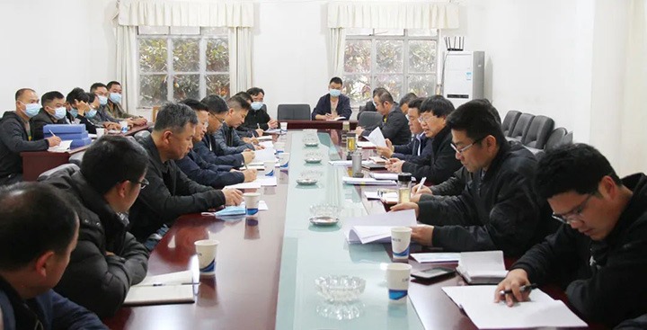 云南省能源局一级巡视员汤忠明一行到田坝煤矿公司开展清静生产危害隐患大排查大扫除专项检查