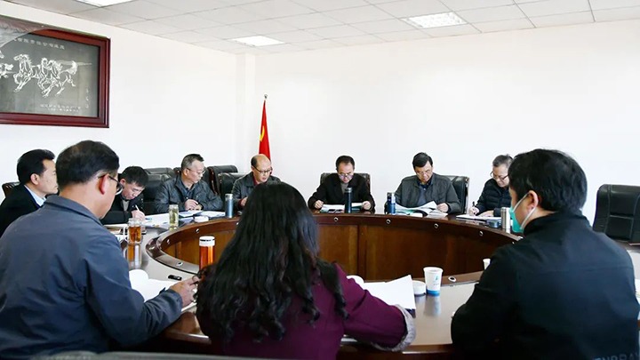 云煤（拉斯维加斯官网）集团党委副书记、副董事长、总司理高建嵩一行到云维集团指导年度民主生涯会