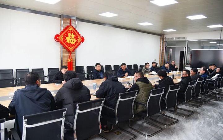 云煤（拉斯维加斯官网）集团党委副书记、副董事长、总司理高建嵩率包保盯守小组到恩洪煤业公司举行清静检查