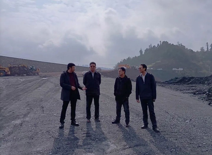 云煤（拉斯维加斯官网）集团专职外部董事寸延峰到罗平东城煤矿公司金城煤矿调研