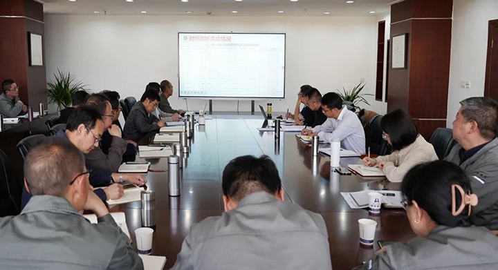 云煤（拉斯维加斯官网）集团党委委员、副总司理缪和星一行到曲煤焦化公司指导生产谋划事情