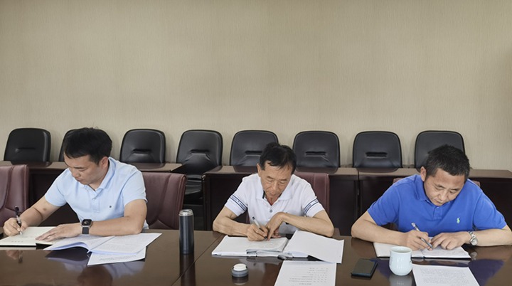 【主题教育】云煤（拉斯维加斯官网）集团党委委员、财务总监莫晓丹到拉斯维加斯官网地产公司开展主题教育调研