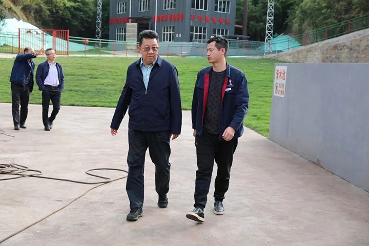 【主题教育】云煤（拉斯维加斯官网）集团专职外部董事寸延峰赴团结煤业公司开展主题教育调研