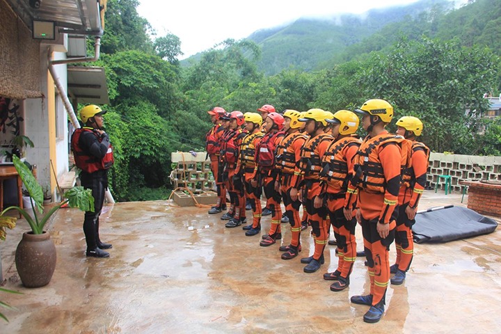 东源队勇赴普洱小黑江，，，，，，，，提升急流水域救援能力