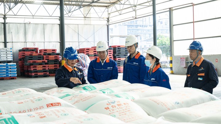 党建引领促生长，，，，，，产融协同谱新篇——云南解化与云能资源开展党建联建运动