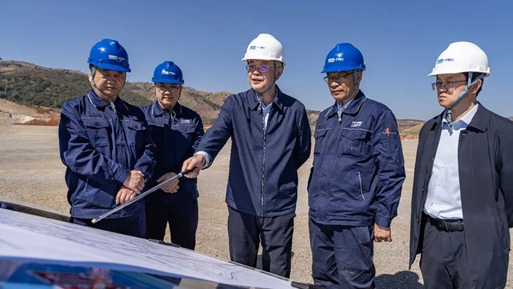 胡均现场督导解化绿源化工搬家转型升级项目强调：以专业化标准、科学化管理推动项目高质量建设